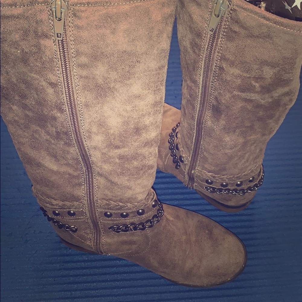 Girls boots
